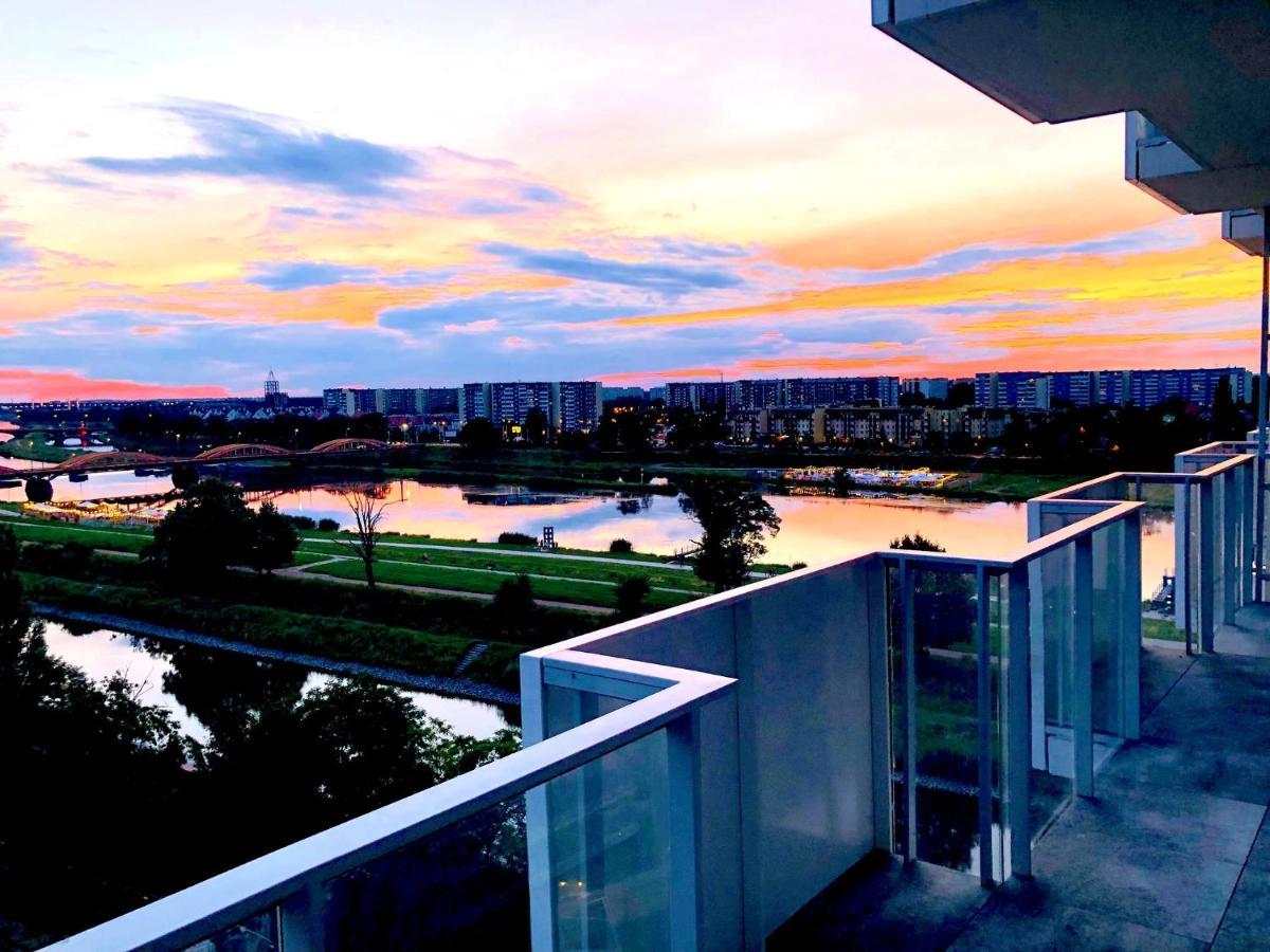 Apartament Z Tarasem I Widokiem Na Odre Wrocław Exteriör bild
