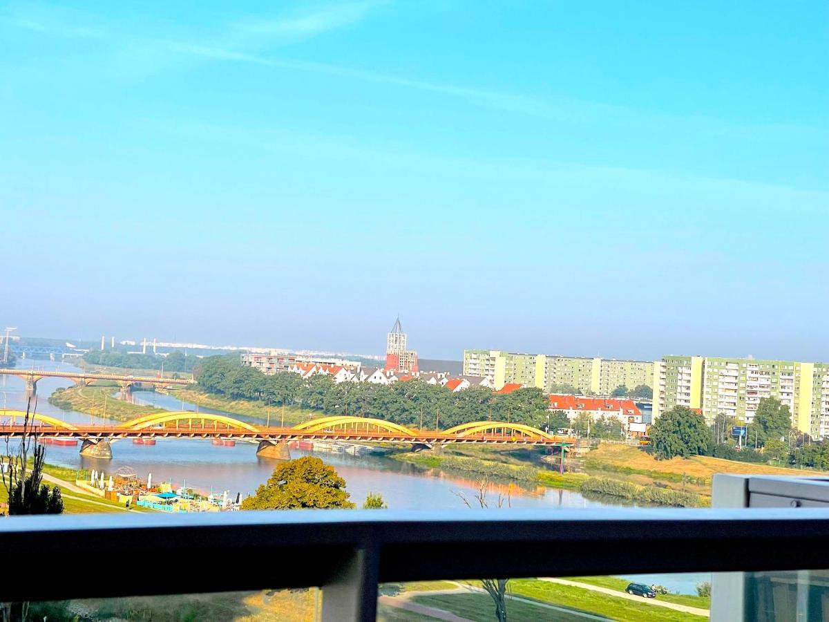 Apartament Z Tarasem I Widokiem Na Odre Wrocław Exteriör bild
