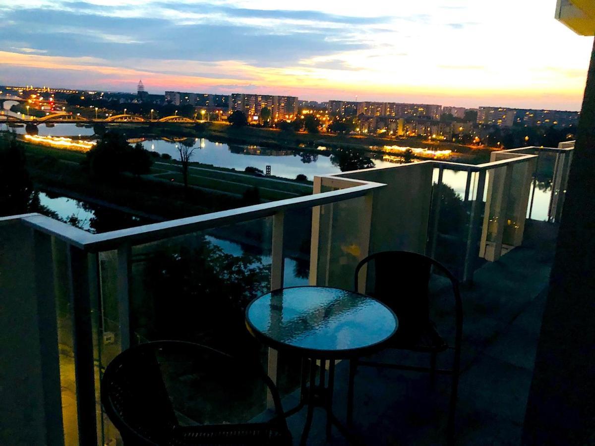 Apartament Z Tarasem I Widokiem Na Odre Wrocław Exteriör bild