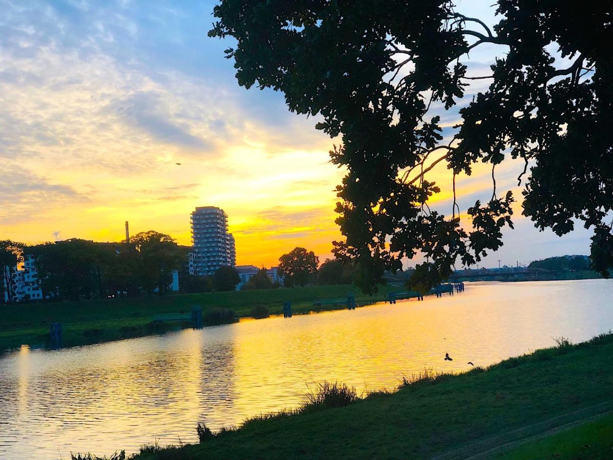 Apartament Z Tarasem I Widokiem Na Odre Wrocław Exteriör bild